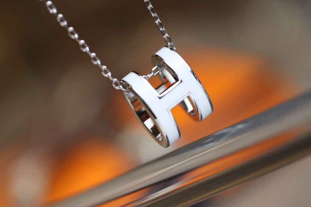 NECKLACE POP H PEDANT SILVER