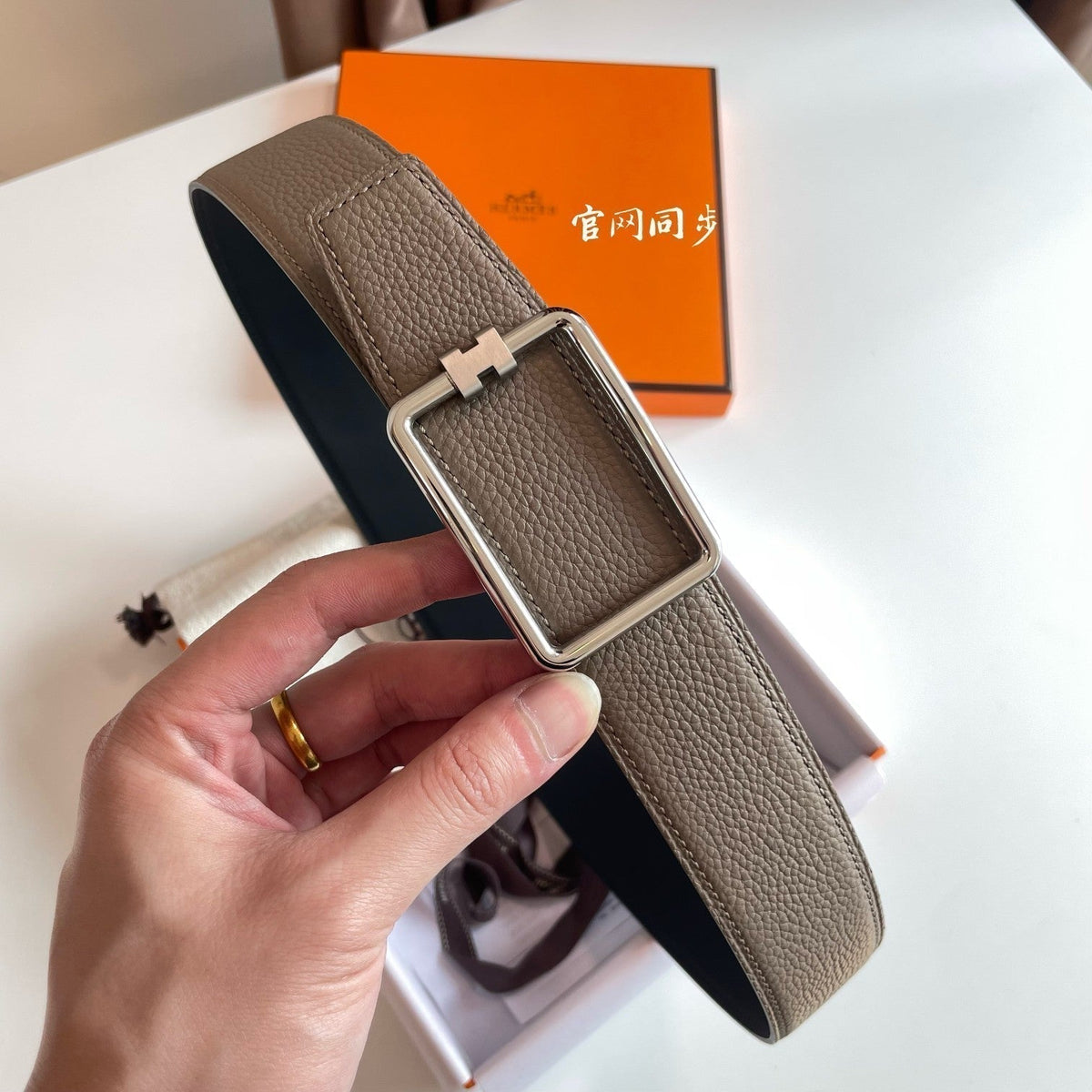 TUBE H BELT BUCKLE & REVERSIBLE KHAKI BROWN AND BLACK LEATHER STRAP 38MM SILVER HARDWARE