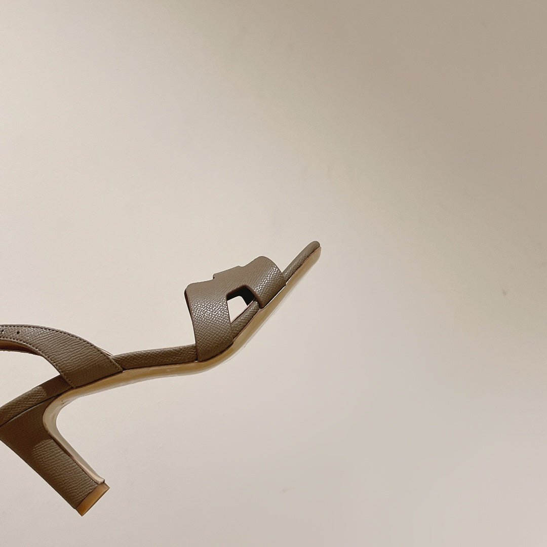 HOLY 75 SANDAL IN MEDIUM BROWN GRAINED CALFSKIN