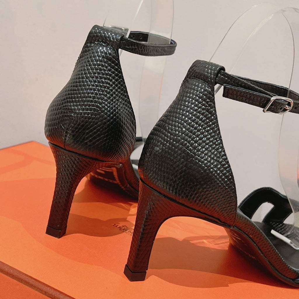 PREMIERE 70 SANDAL IN BLACK GRAINED CALFSKIN