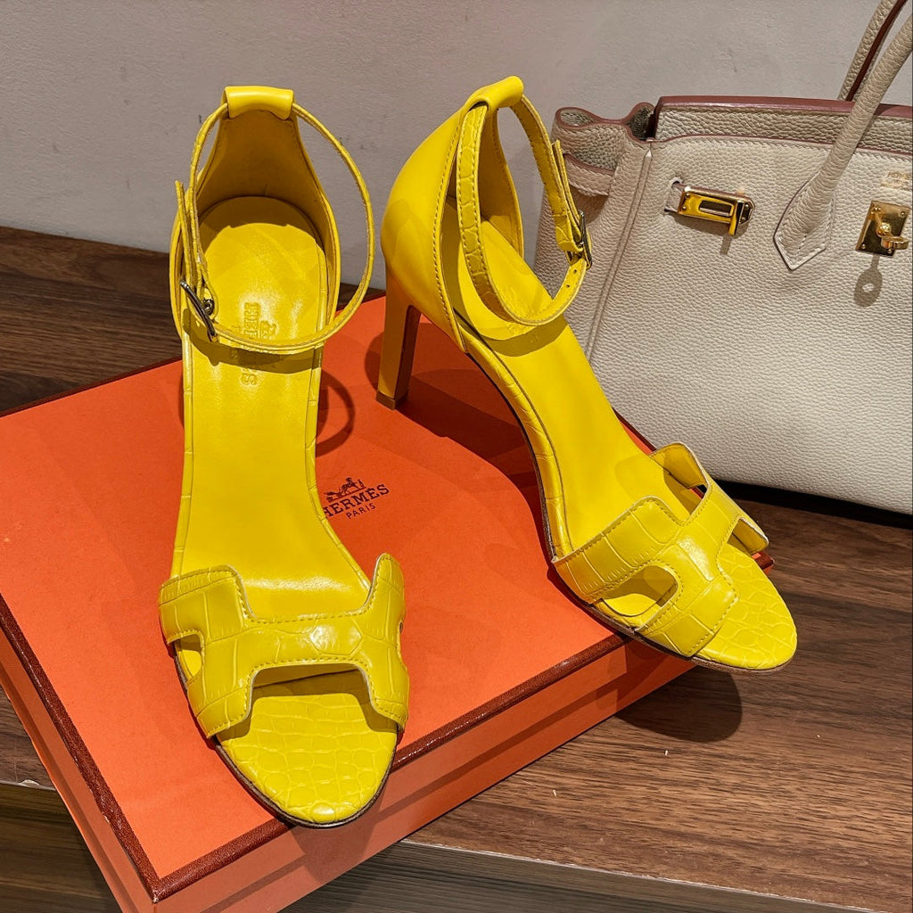 PREMIERE 105 SANDAL IN BRIGHT YELLOW CALFSKIN
