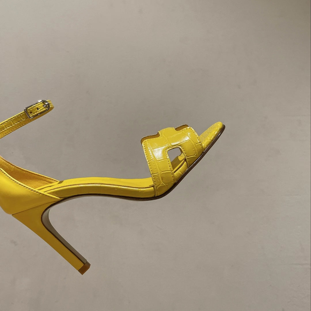 PREMIERE 105 SANDAL IN BRIGHT YELLOW CALFSKIN