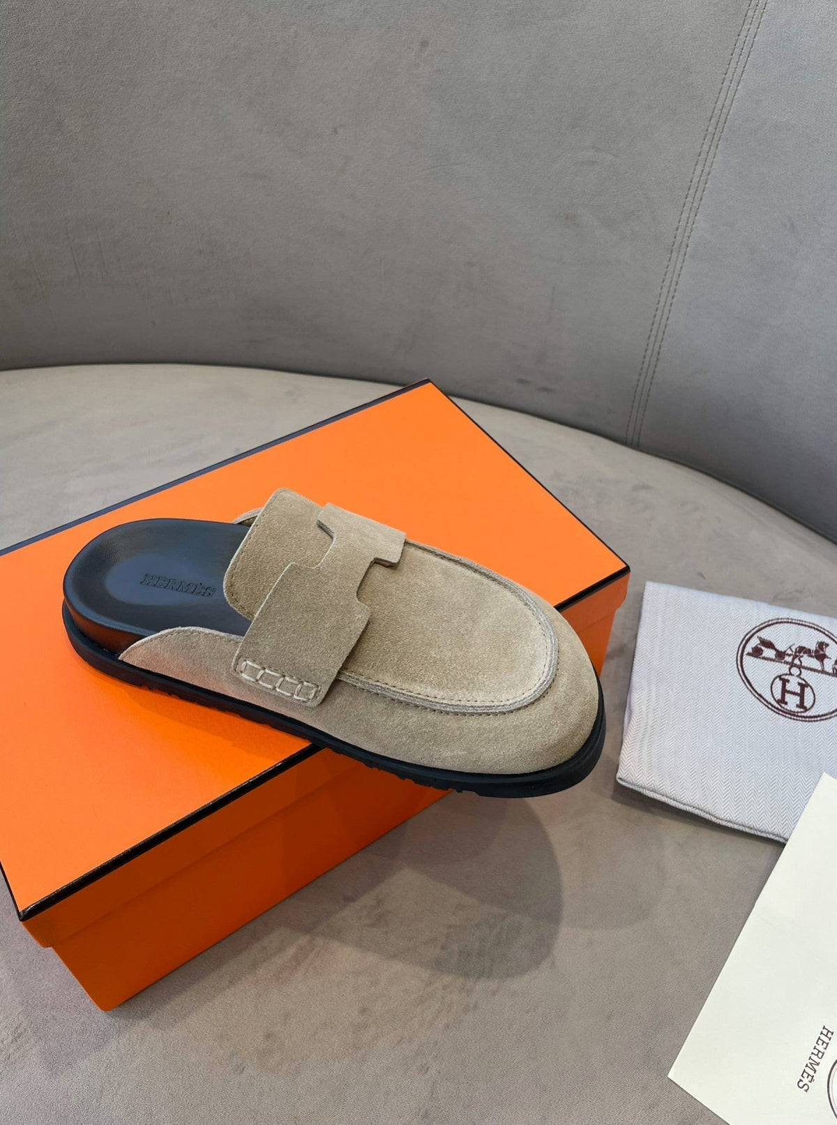G0 MULE BEIGE SUEDE