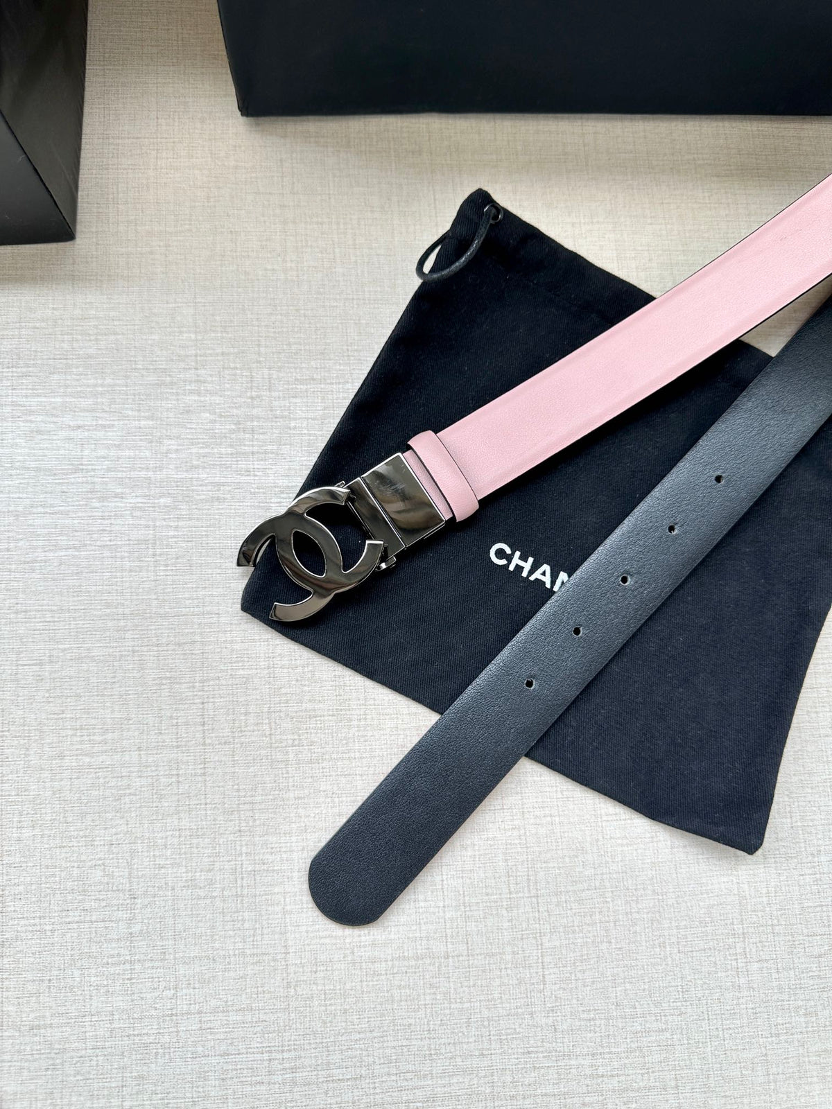 CC 30MM BELT IN LIGHT PINK AND BLACK CALFSKIN WITH SILVER HARDWARE