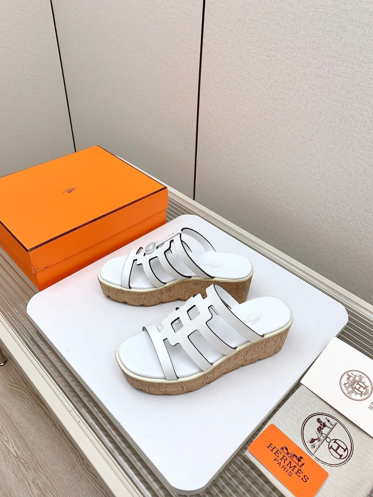 ISABELLA 30 SANDAL IN WHITE CALFSKIN