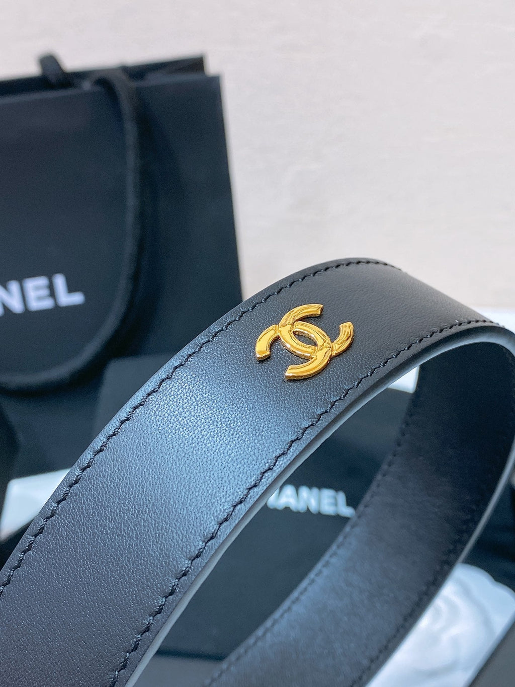 CC BELT 30MM IN BLACK SMOOTH CALFSKIN GOLD MIX BLACK HARDWARE