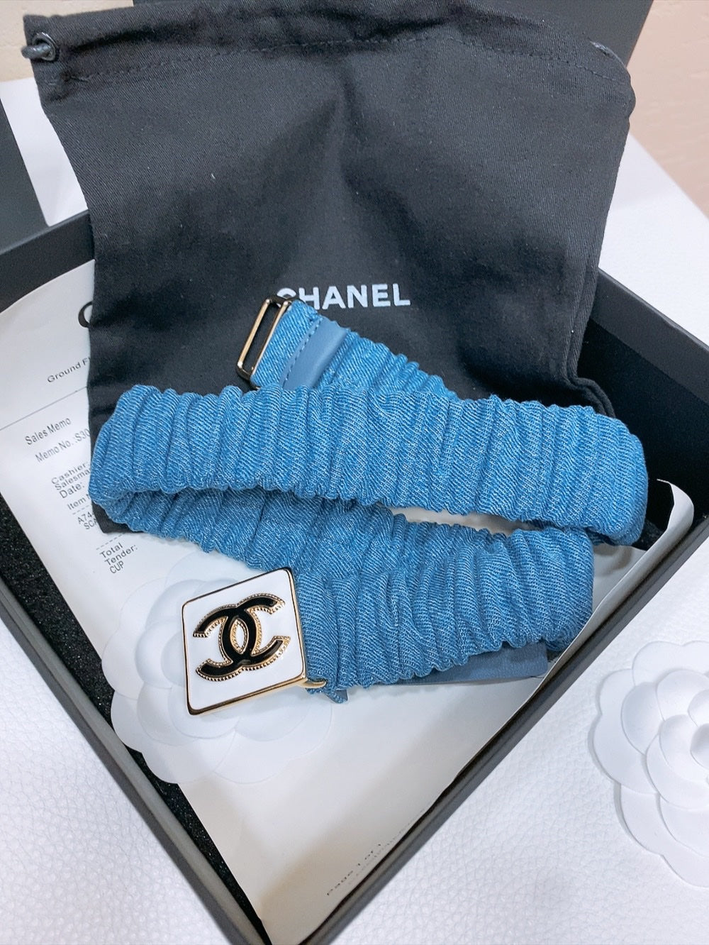 ELASTIC BELT 30MM IN BLUE DENIM WITH SQUARE BUCKLE EMBOSSED LOGO