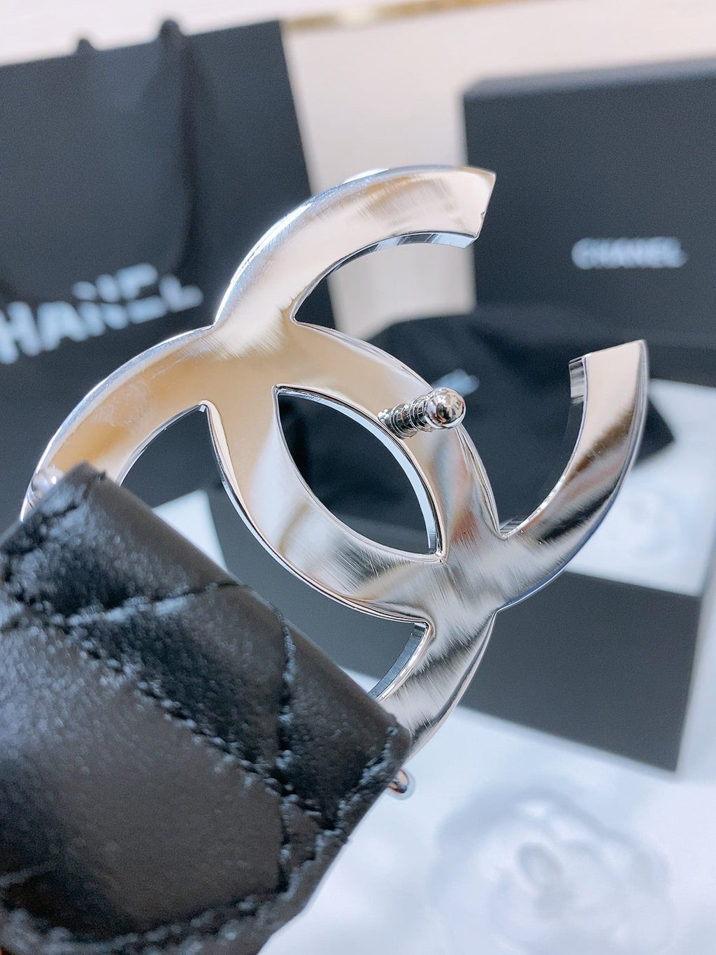 DOUBLE C 38MM IN BLACK QUILTED LAMBSKIN SILVER BUCKLE