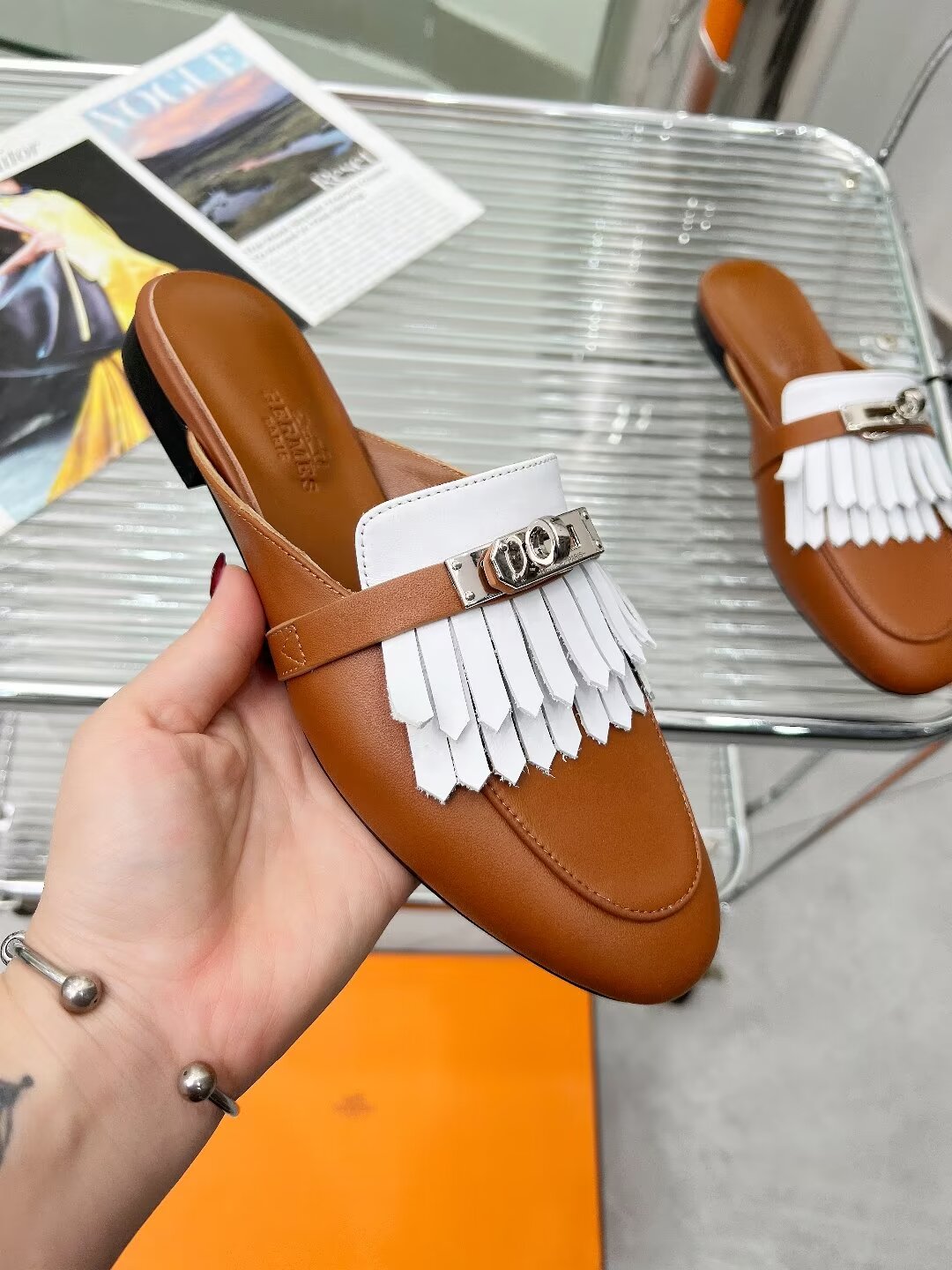 OZ MULE CARAMEL MIX FRINGED WHITE CALFSKIN