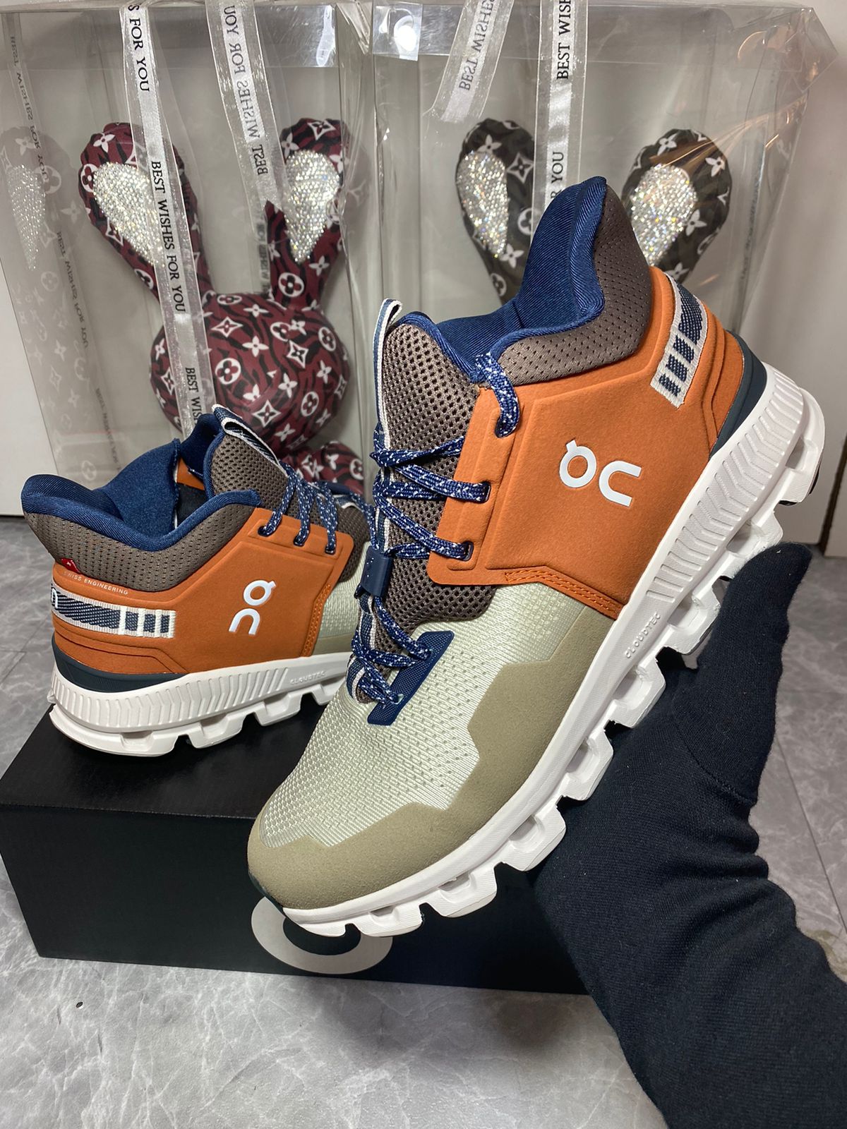 Cloud Hi Edge orange Shoes