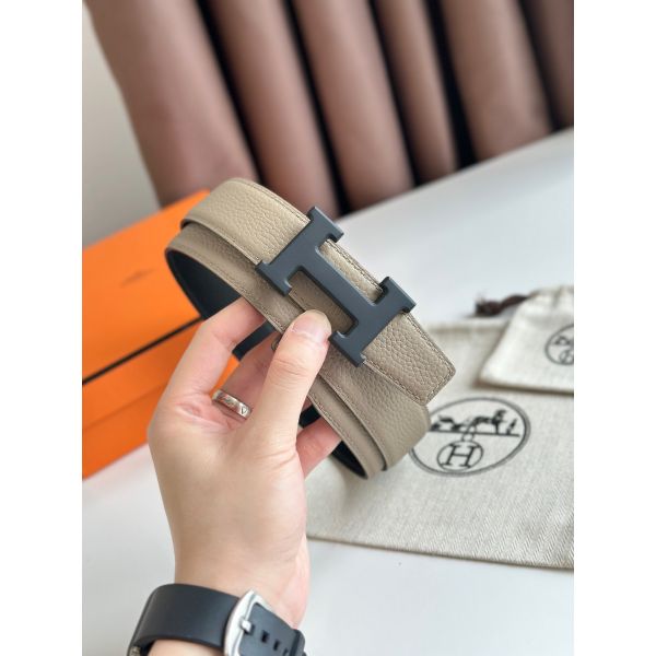 HERM H Reversible 32MM Belt with Matte Buckle in Grey Clemence Leather