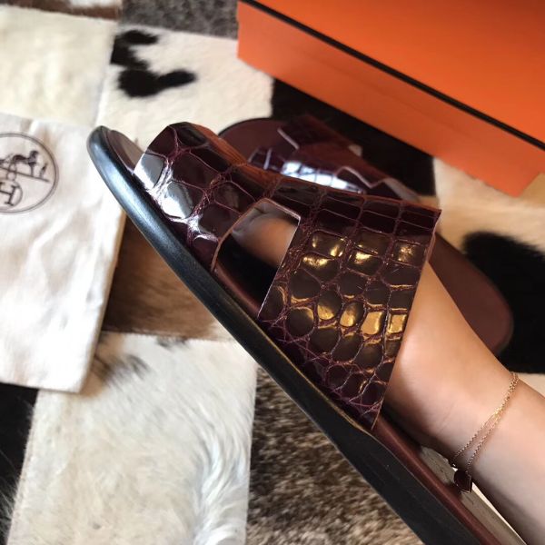 HERM Izmir Sandals In Bordeaux Shiny Niloticus Crocodile