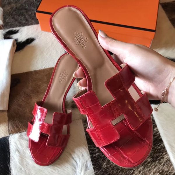 HERM Oasis Sandals In Red Shiny Niloticus Crocodile