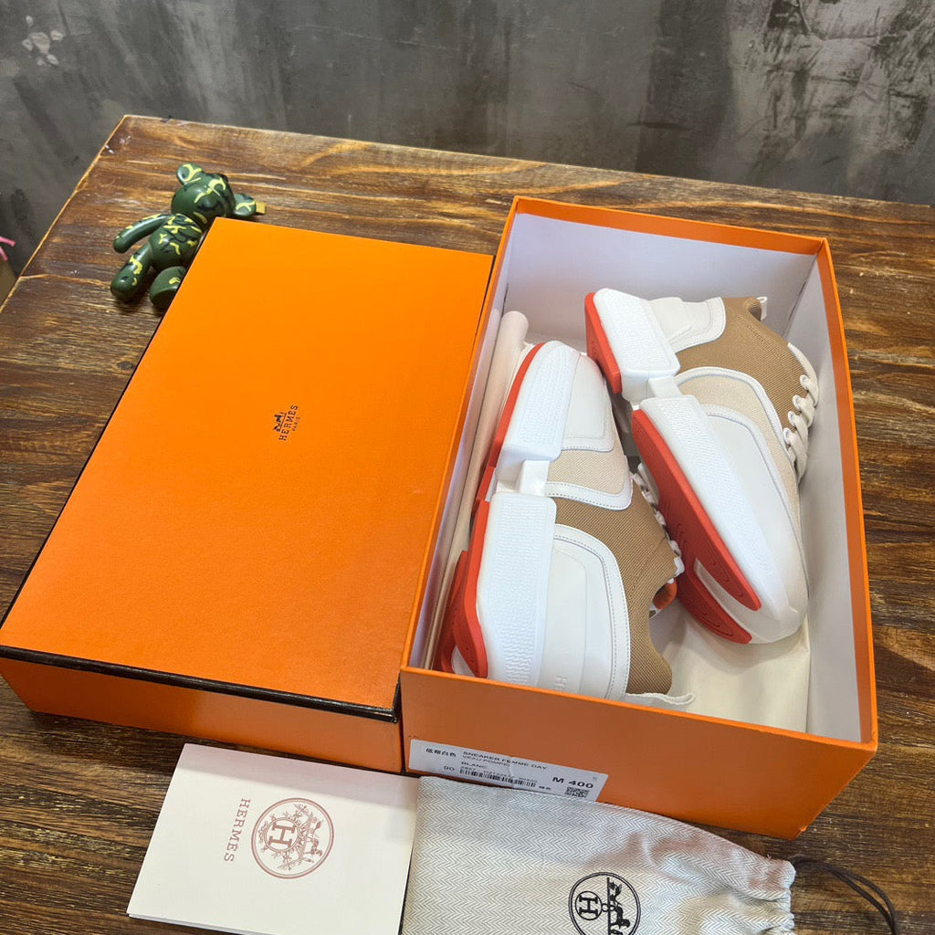 HERM Sneakers