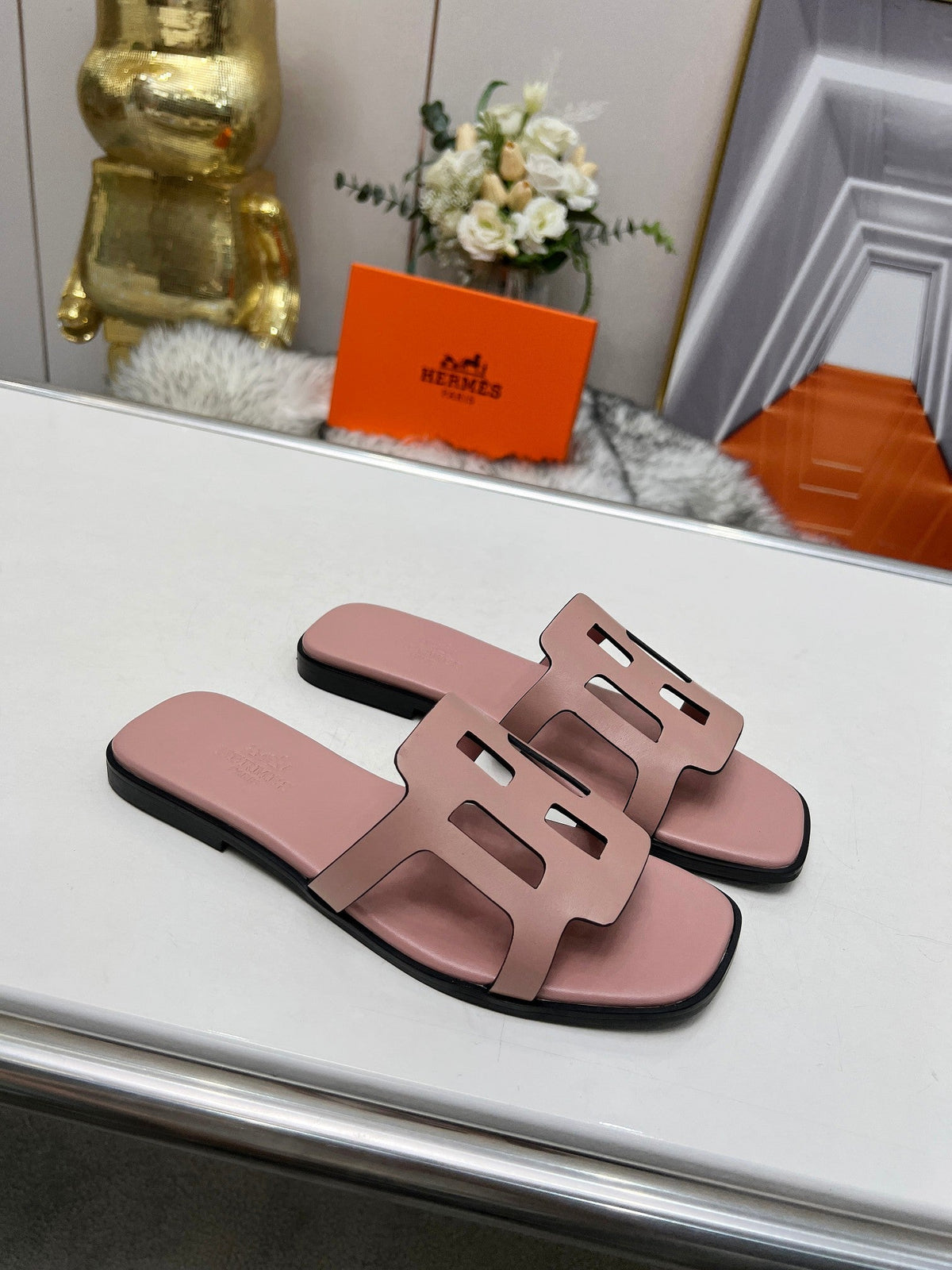 FLATFORM SANDAL LIGHT PINK CALFSKIN