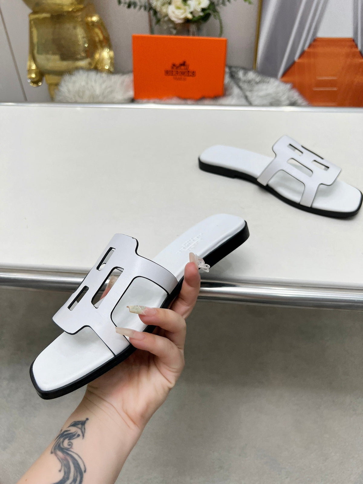 FLATFORM SANDAL WHITE CALFSKIN