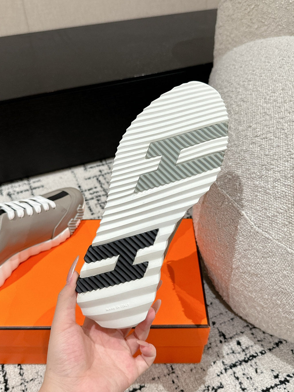 BOUNCING SNEAKER IN KHAKI BEIGE CALFSKIN