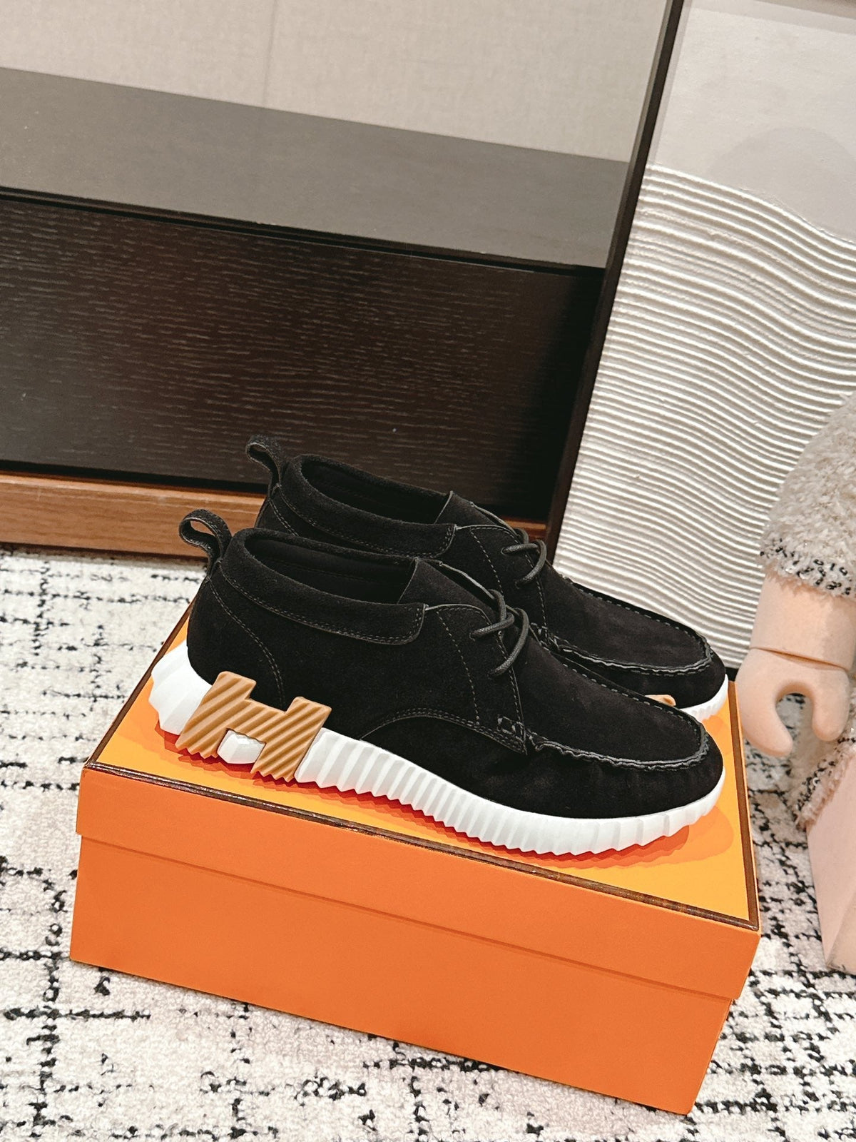 INCREASE SNEAKER IN BLACK SUEDE
