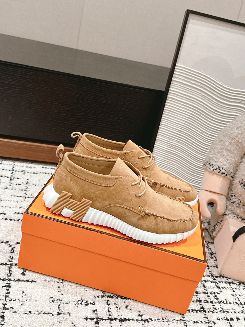 INCREASE SNEAKER IN PEANUT BROWN SUEDE