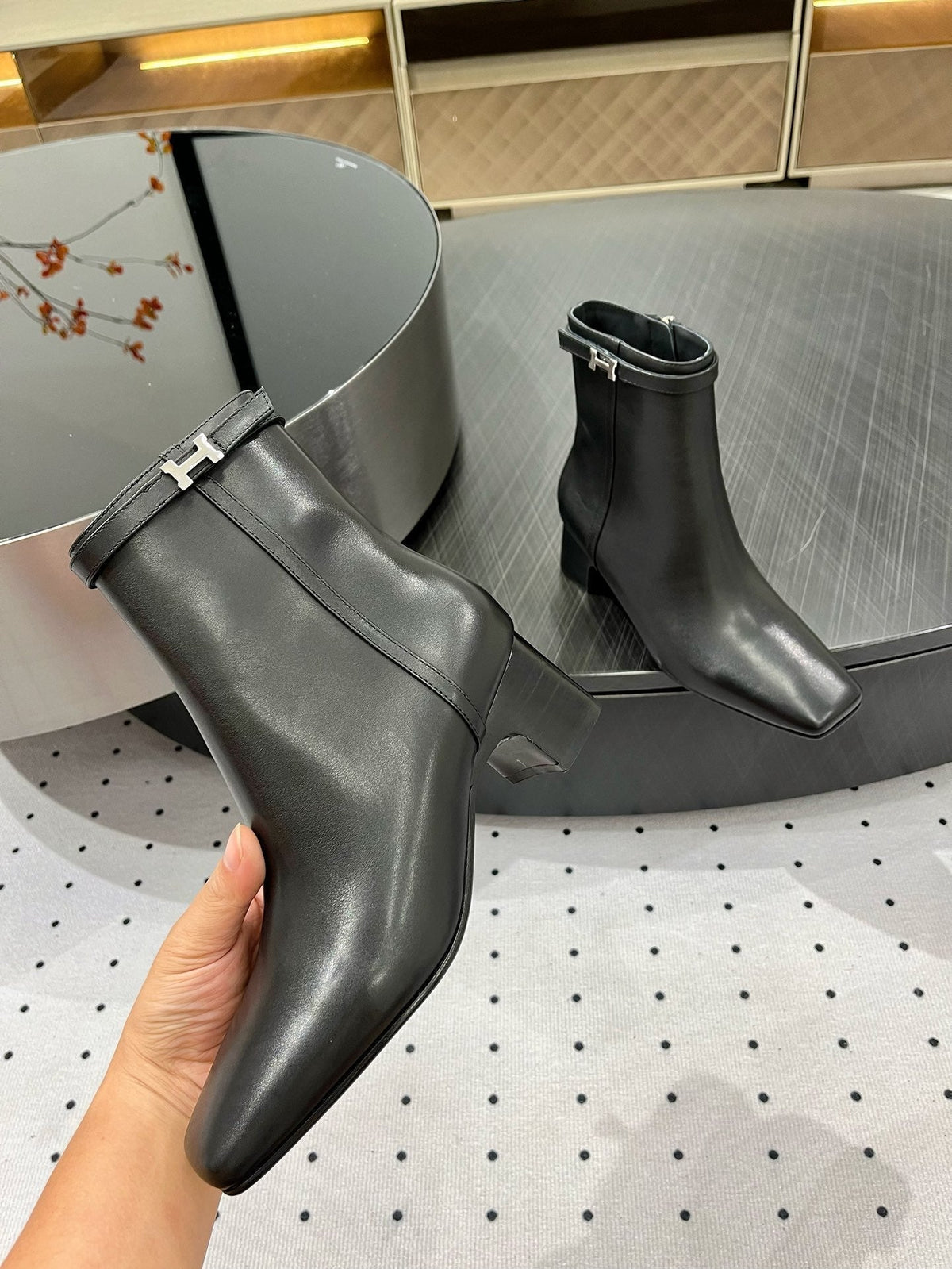 HOMMAGE ANKLE BOOT 5 CM IN BLACK CALFSKIN