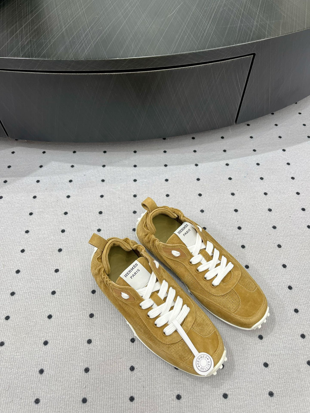 TRAIL SNEAKER IN DIJON YELLOW SUEDE
