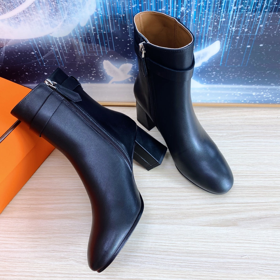 STORY ANKLE BOOT 7 CM IN BLACK LAMBSKIN