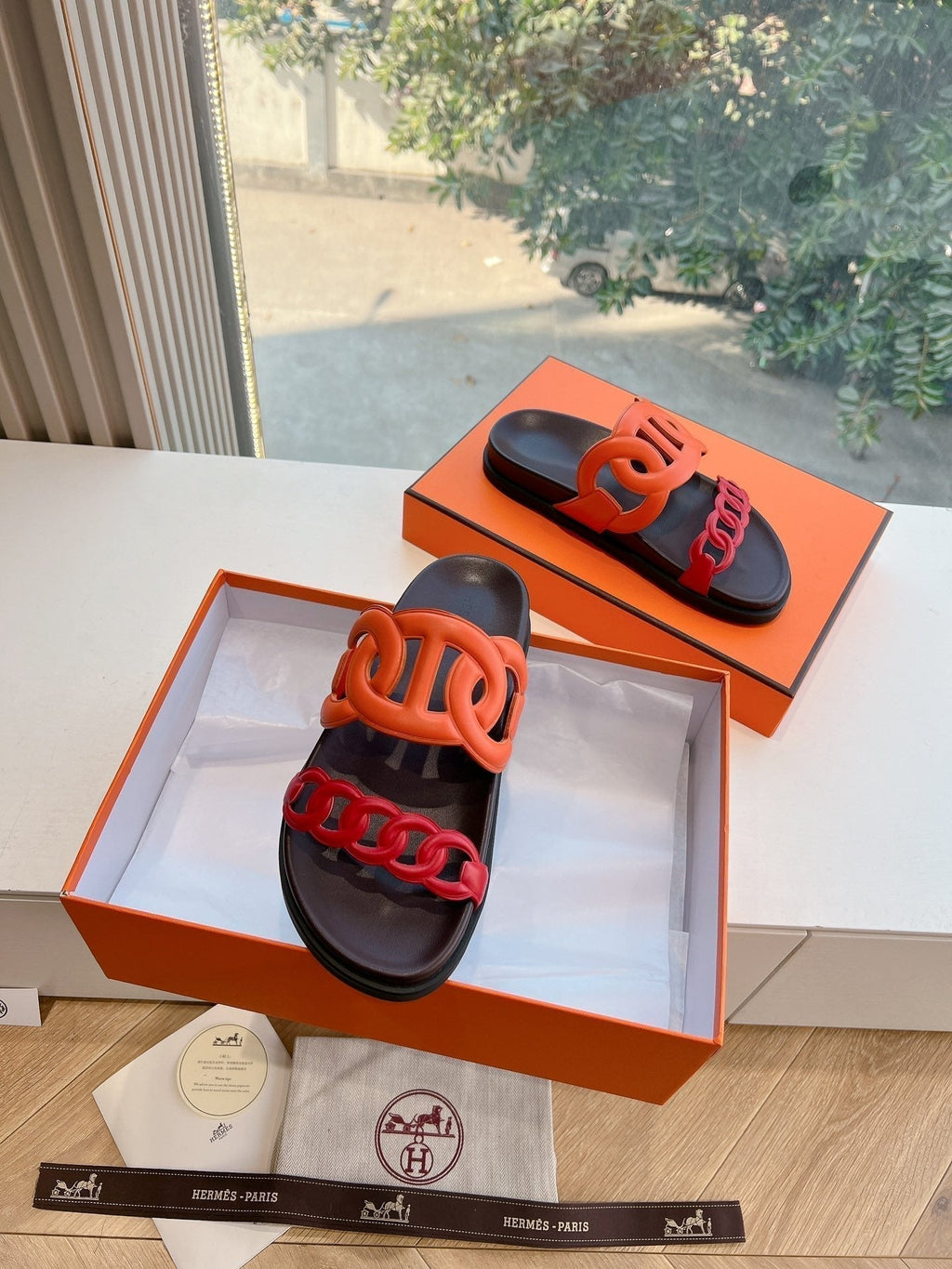 EXTRA SANDAL IN CHERRY RED MIX FIRE ORANGE CALFSKIN