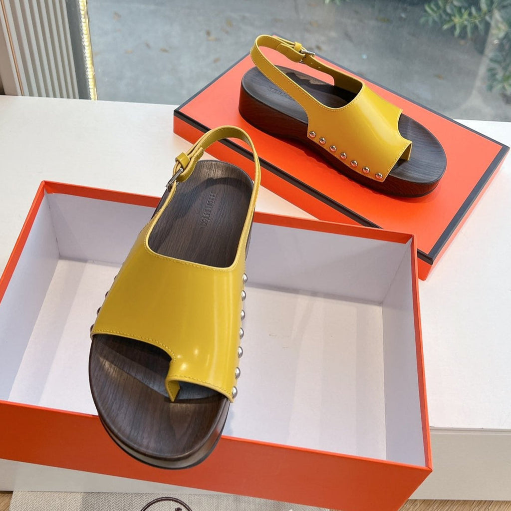 FLAT SANDAL IN CORN YELLOW CALFSKIN