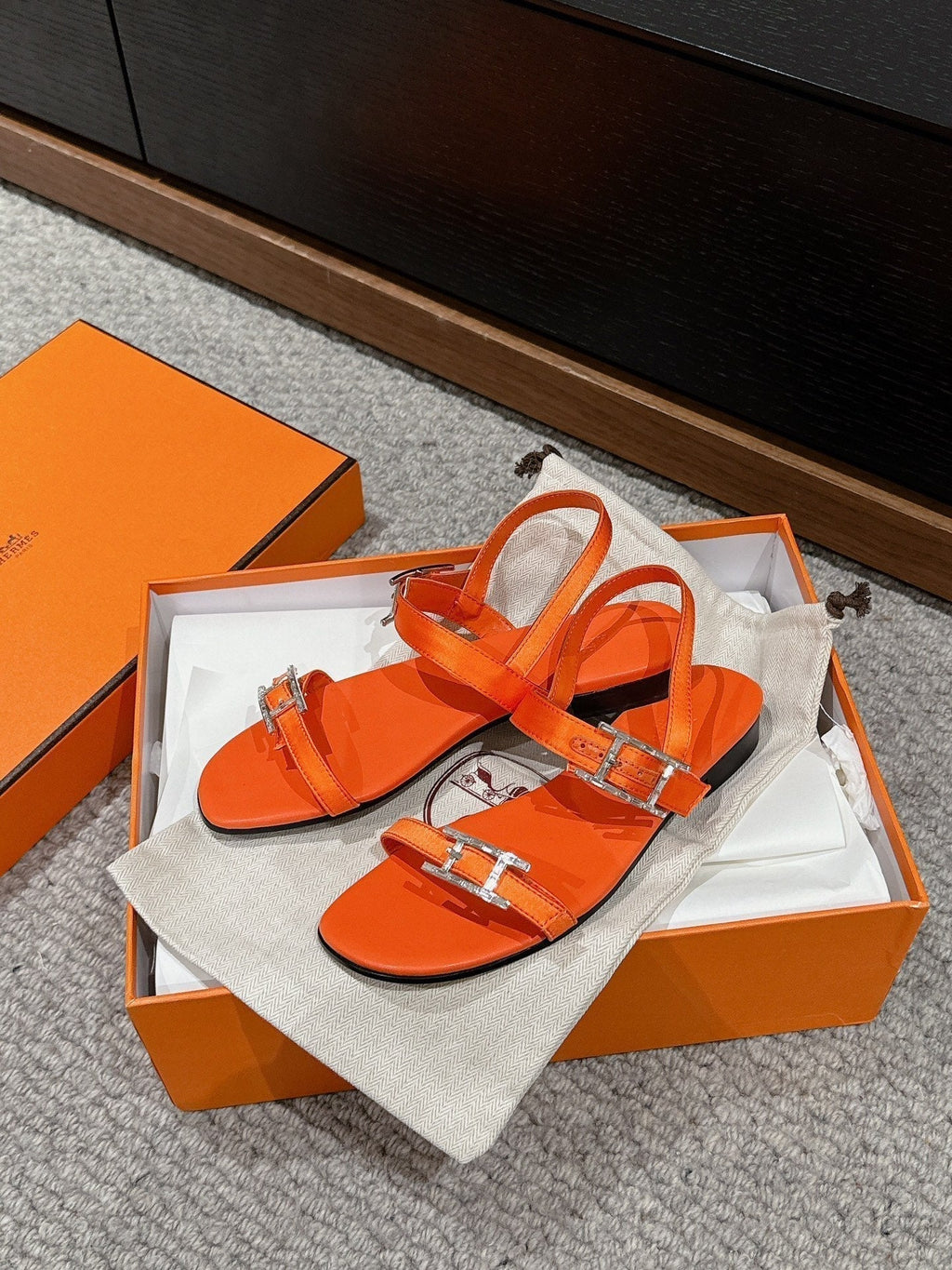 BUCKLE SANDAL BRIGHT ORANGE CALFSKIN