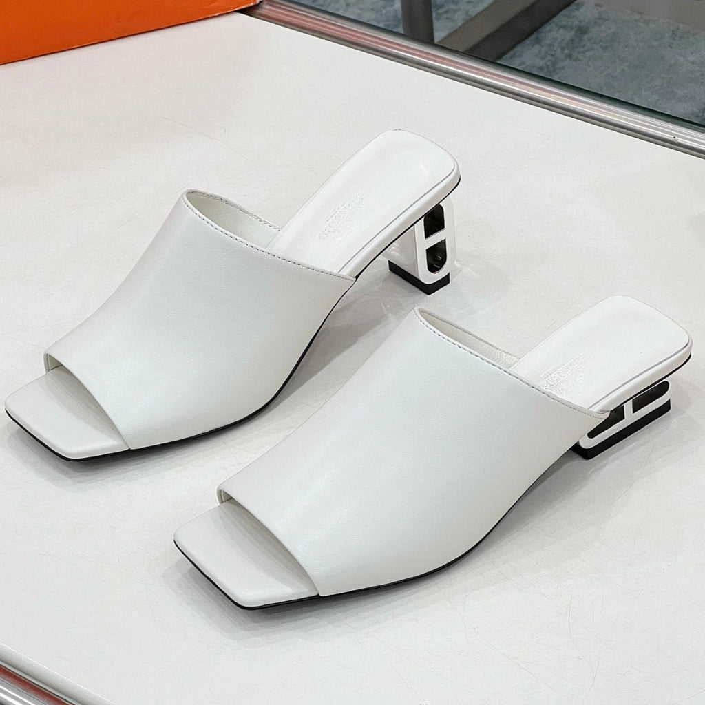 ICONIQUE 60 SANDAL IN WHITE CALFSKIN