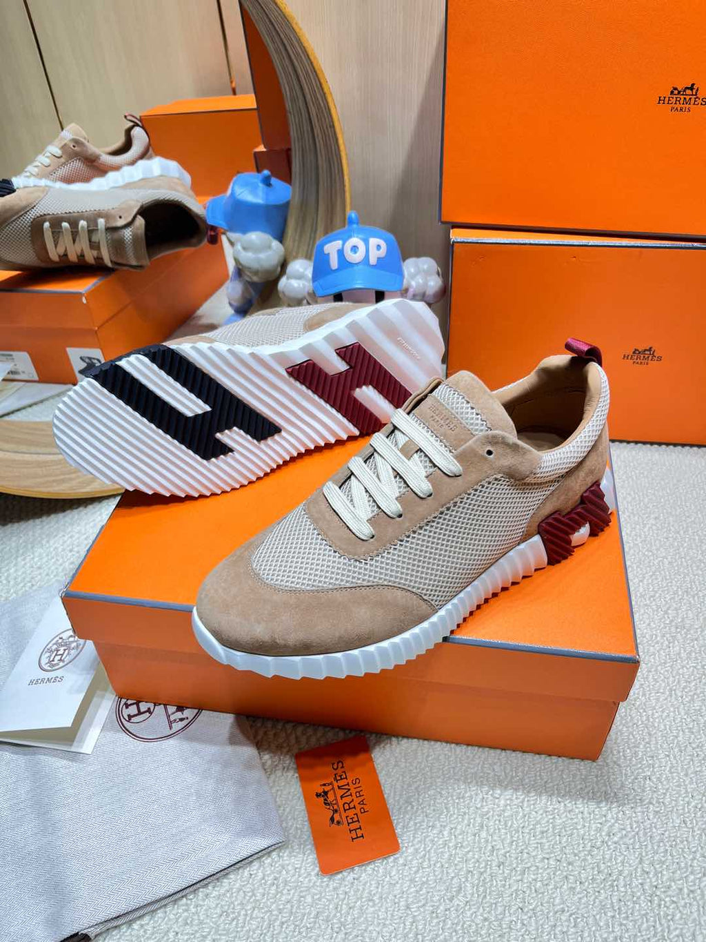 BOUNCING SNEAKER IN PEANUT BROWN SUEDE AND WHITE KNIT