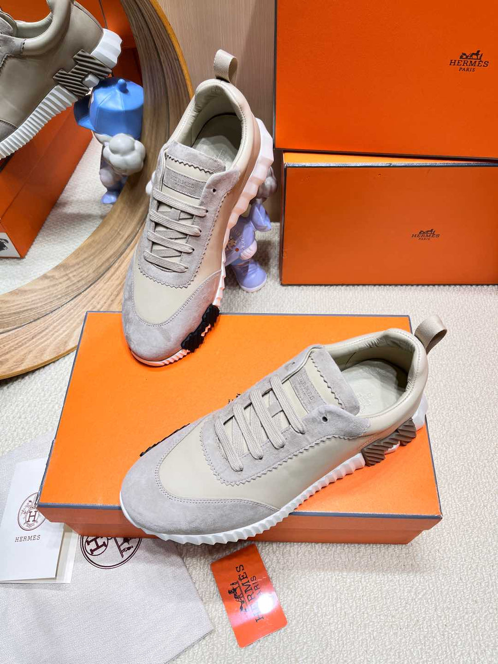 BOUNCING SNEAKER IN PALE GRAY SUEDE AND CALFSKIN