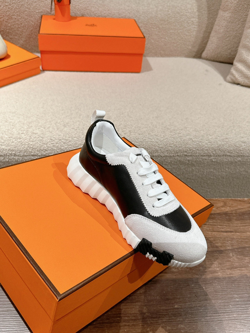 MAINLAND SNEAKER IN PALE GRAY SUEDE AND BLACK CALFSKIN
