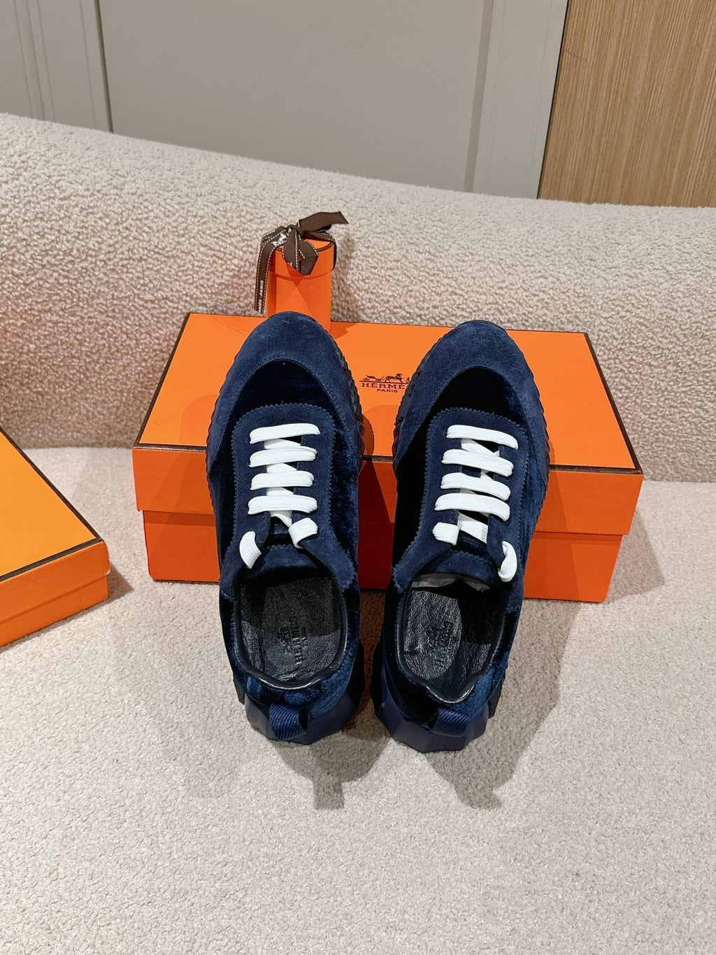 MAINLAND SNEAKER IN NAVY BLUE SUEDE AND BLACK VELVET