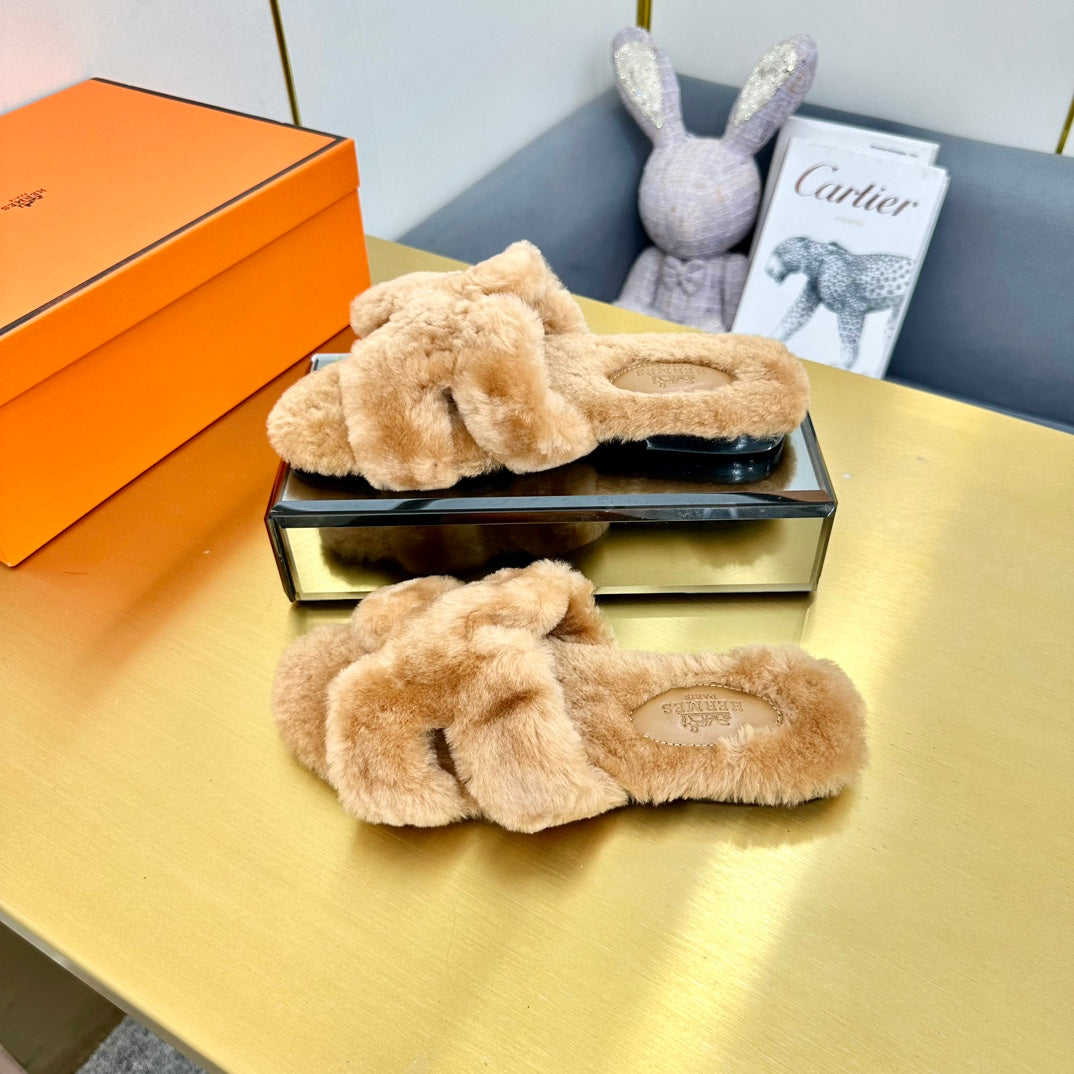 ORAN SHEARLING SANDALS PERU BROWN