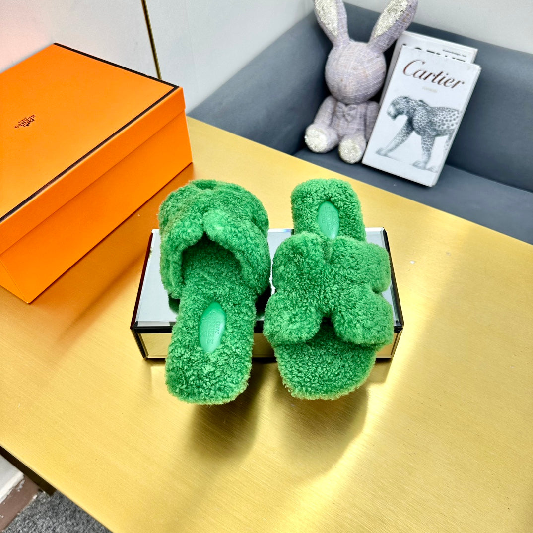ORAN SHEARLING SANDALS EMERALD GREEN