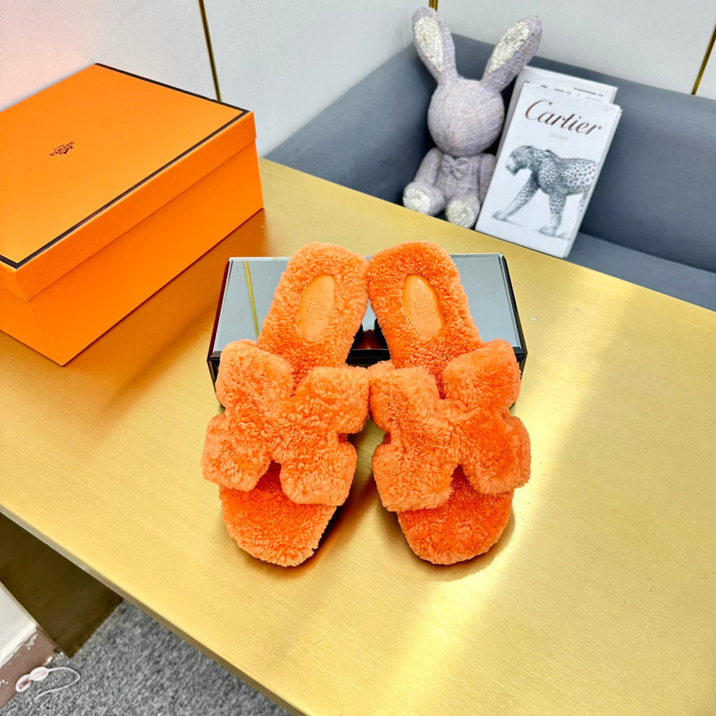 0RAN SHEARLING SANDALS NEON ORANGE