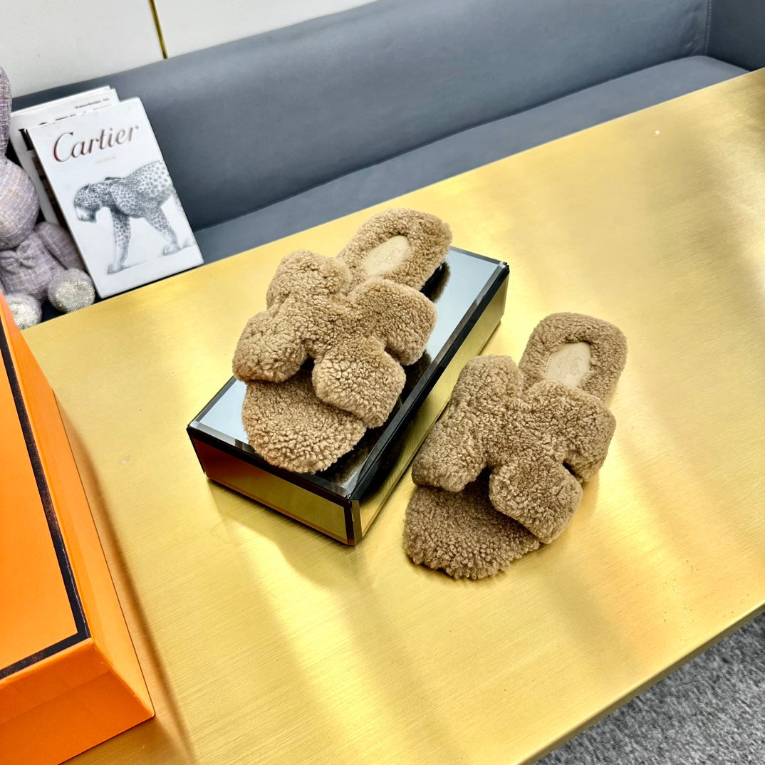 0RAN SHEARLING SANDALS CAMEL BROWN