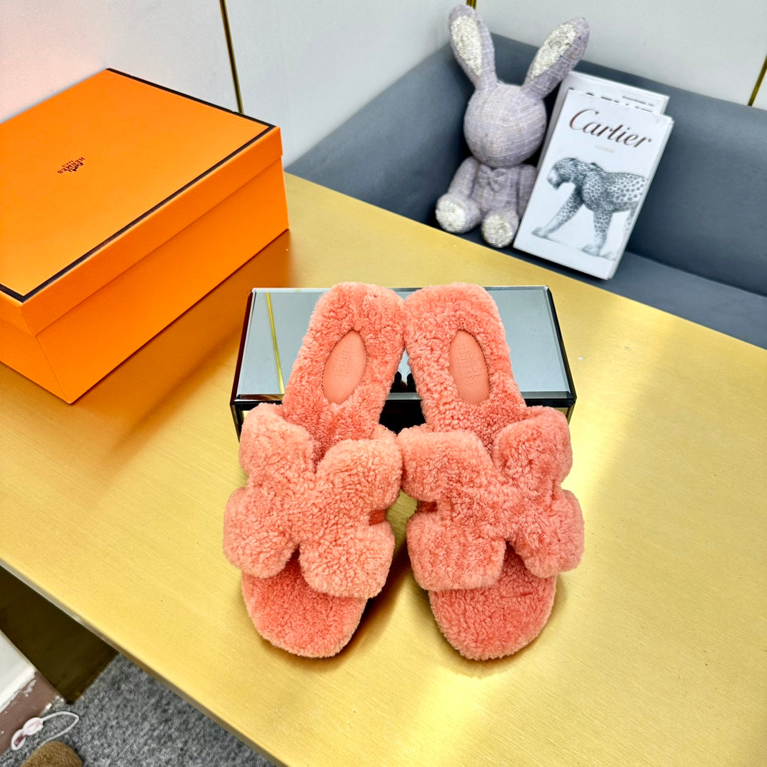 ORAN SHEARLING SANDALS SALMON PINK