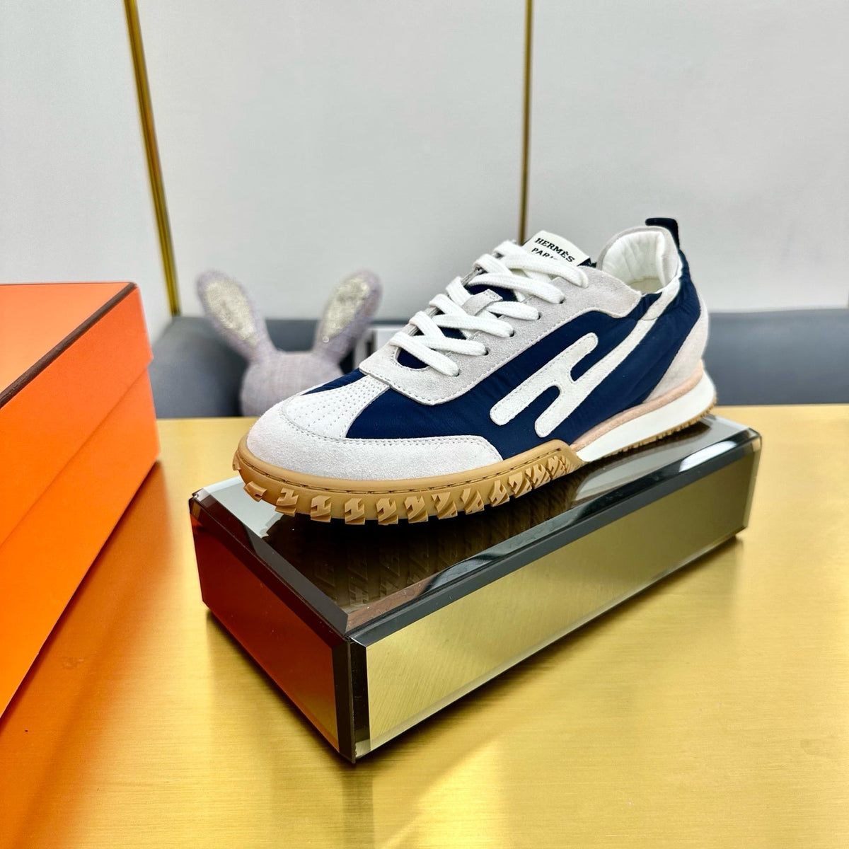 JET SNEAKER IN PALE GRAY SUEDE AND NAVY BLUE NAPPA LEATHER