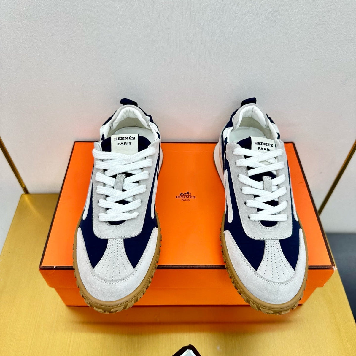JET SNEAKER IN PALE GRAY SUEDE AND NAVY BLUE NAPPA LEATHER