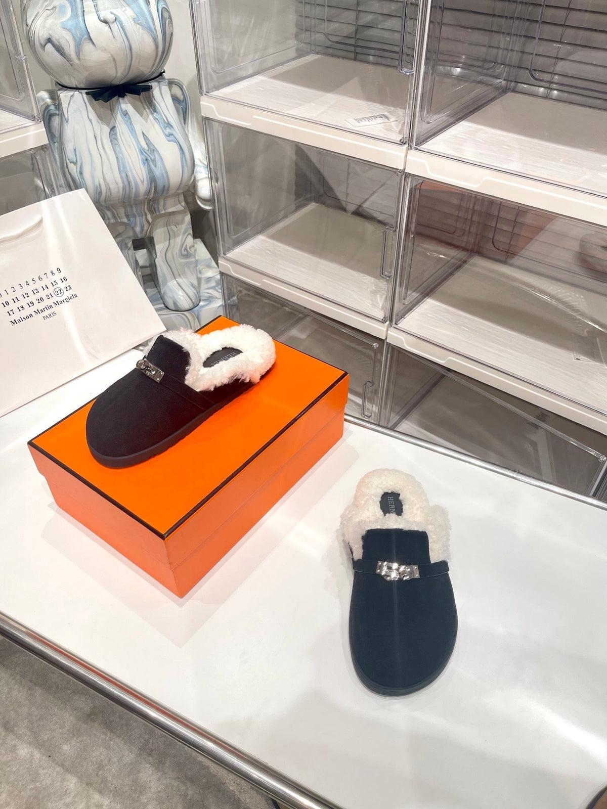 SLIP-ON MULE IN BLACK SUEDE AND SHEARLING LINING