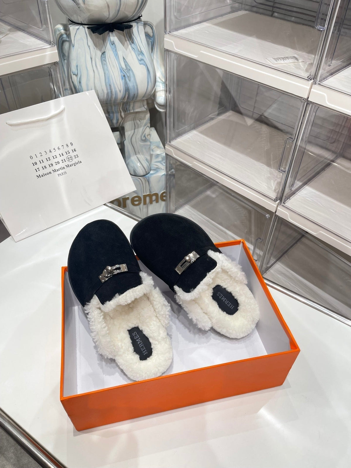 SLIP-ON MULE IN BLACK SUEDE AND SHEARLING LINING