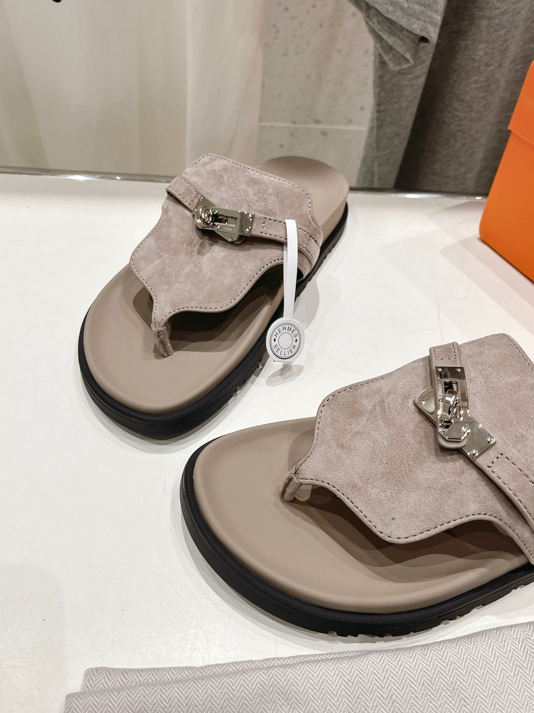 EMPIRE SANDAL LIGHT GRAY SUEDE
