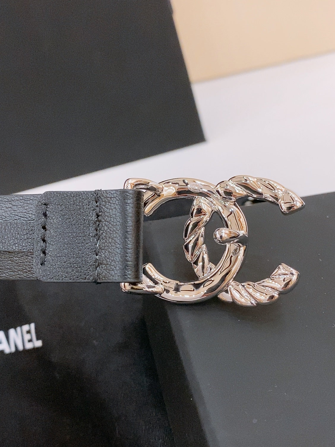 DOUBLE C BELT 20MM IN BLACK CALFSKIN WITH SILVER CHAIN INTERWOVEN BUCKLE