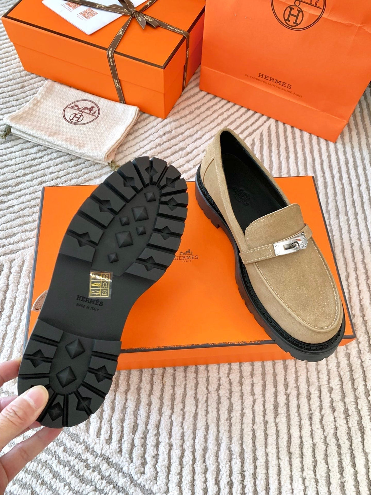 ICONE LOAFER IN TORTILLA BROWN SUEDE
