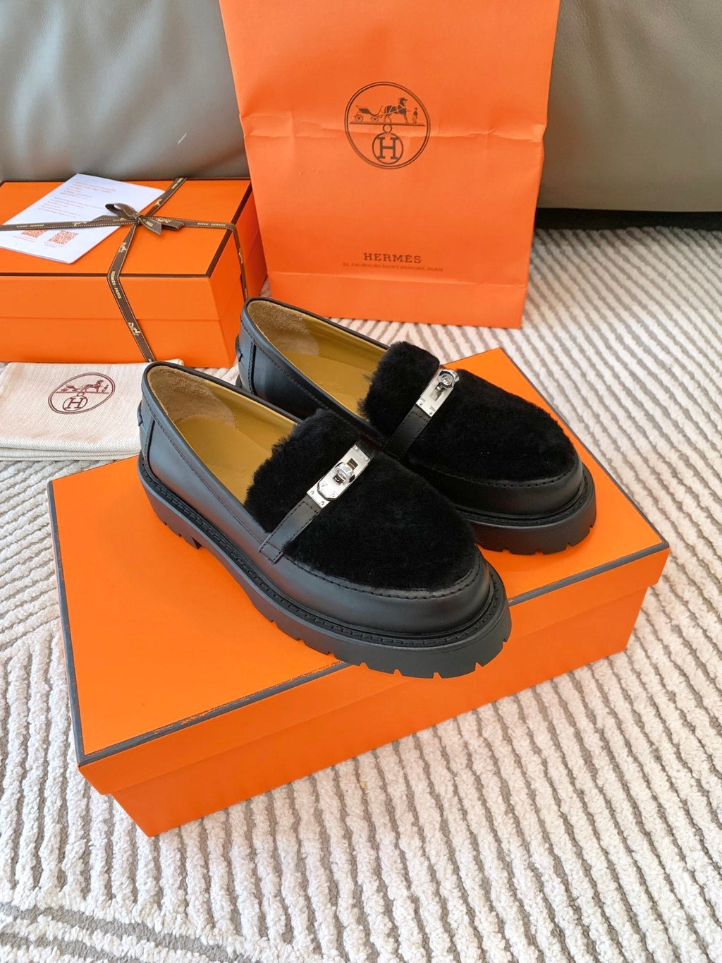 ICONE LOAFER IN BLACK CALFSKIN WITH BLACK SHEARLING